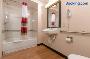 Red Roof Inn - Image 2