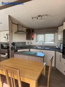 Willow Beach Retreat - Image 5