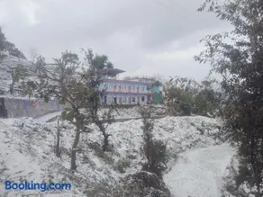 Radha Gopal Royal, Kausani - Image 2
