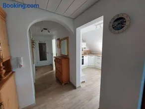 Große, helle Wohnung mit sonnigem Balkon - Image 3