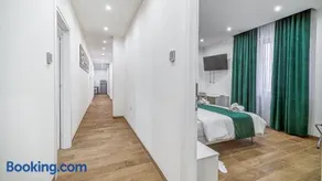 Lovely Rooms by Rentbeat - Image 3