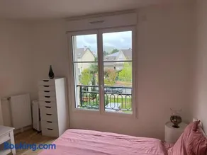 Cozy Renovated Flat in Clamart 15 min to Paris - Image 2