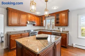 Lakeside Home - Image 5