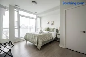 Modern 2BR, 2BA Suite - Incredible Views - Parking - Image 3
