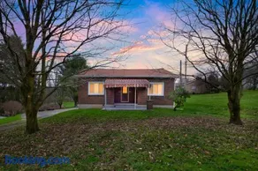 Mercer Lakefront 3BR | Workspace + Pets - Image 1