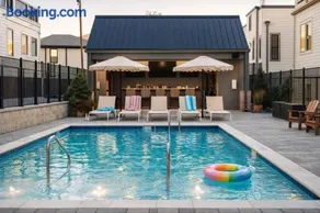 Nashville Escape | Pool, Sauna & Rooftop Views - Image 2