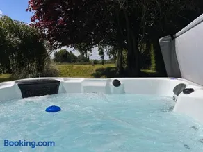 Court Lane Stables - Premium Rural Retreat with Hot Tub - Image 3