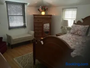 3 bedroom colonial house - Image 5