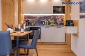 FESH LIVING - PREMIUM Apartments - Image 4
