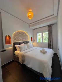Chic Villa - Pool - Wi-Fi -Parking - 3 Bedrooms - Image 1