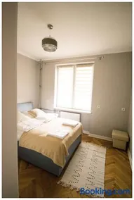 Color 24 - Apartament AMBER - Image 1