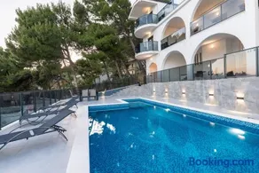 Ivana Black & White Apartments - Marusici - Image 1