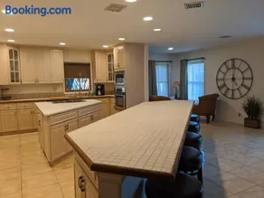 Spacious House in Fort Lauderdale - Minutes from Beach - Image 4