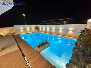 Villa con piscina privada, terraza y barbacoa | Vistas al jardín - Image 2