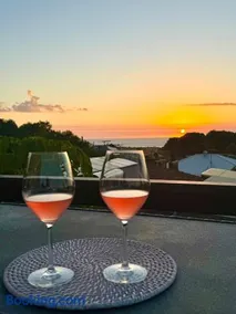 Treetop Ocean Views at Maslin Beach Coastal Escape Pet Friendly - Image 3
