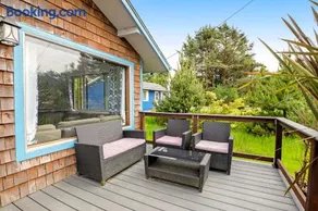 Pacific Breeze Hideaway - Image 2
