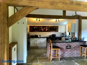 Trelaske Mill Cider Barn-with Hot Tub, Fire Pit BBQ - Image 2