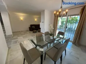 Apartamentos Naranjos Del Sol Marbella - Image 4