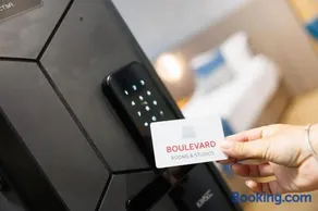 Boulevard Hotel - Image 1