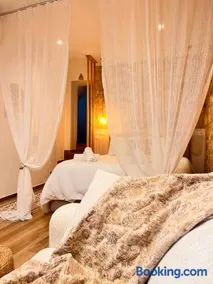 Archontessa - Historic Boutique Residence - Image 2