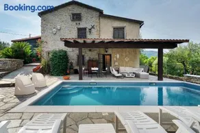 Villa Daphne Pool And Jacuzzi - Image 1