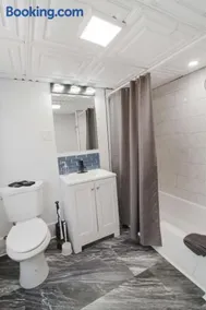 2BR Near Airport public transit to downtown - Image 4