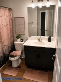 ATL Airport Retreat 3BR-3BA King Suite FreeParking - Image 2