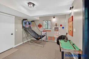 Scenic Mountain Getaway-Newly Renovated-Bear Ridge Lodge - Image 4