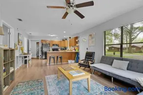 Guesthouse in High Springs! Walk to Downtown, Close to Springs! - Image 2