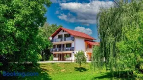 House Jole - Image 2