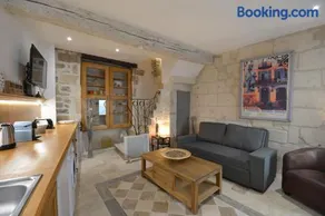 Charmante petite maison donnant sur les Arènes - Image 2