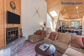 Filbert 17 - Meredith Lodging - Image 5