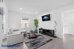 Movie Game Room & Fire Pit Luxury Spacious Home - Image 4