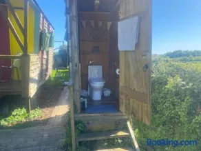 The Gypsy Caravan Sleeps 5 with alfresco dining - Image 4