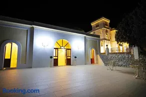 Le scuderie di Villa Ravenna Luxury House - Image 2