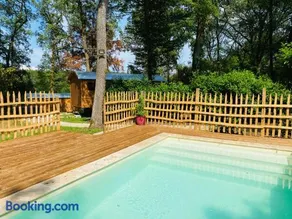 Les Roulottes de l Herm Piscine Jacuzzi Perigord - Image 1