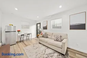 Gated 1 BD Home in Silver Lake with Patio - Image 4