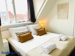 Multi-bedroom stay 9 Rooms near Beach - Image 3
