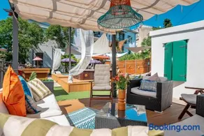 Evala luxury rooms with pool and garden - Image 2