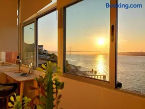 Flat in Cacilhas – Lisbon Stunning River Views - Image 1