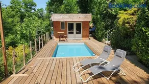 Chalet avec piscine dans un cadre verdoyant - Image 1