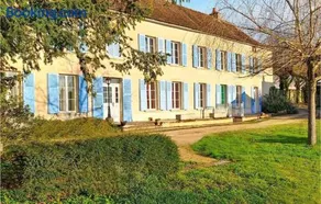 Maison romantique du XIXe siècle indépendante avec son jardin et sa piscine privés - Image 1