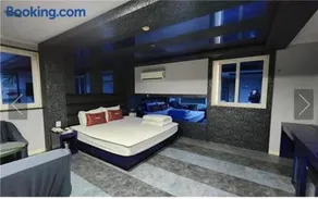 Sky Motel - Image 1