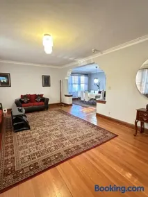5301 S Broadway available for complete comfort - Image 1
