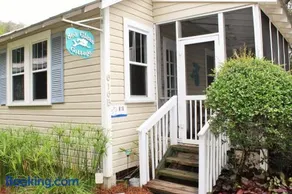Sea Glass Cottage - Image 1