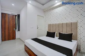 Hotel O Rooftop Inn - Image 3