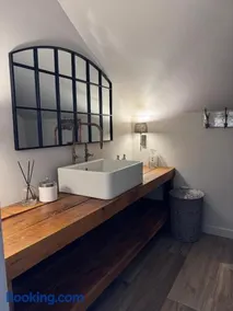 The Writers Lodge, serene luxury country escape - Image 5