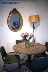 Cozy Pijp Apartment Amsterdam - Image 2