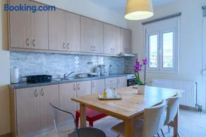 Bright Apt Close to the Beach - Image 3