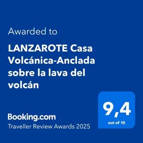 LANZAROTE Casa Volcánica-Anclada sobre la lava del volcán - Image 2